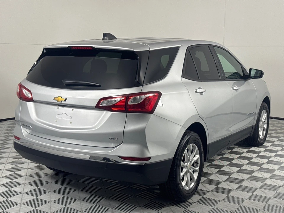 2018 Chevrolet Equinox - Image 5 of 12