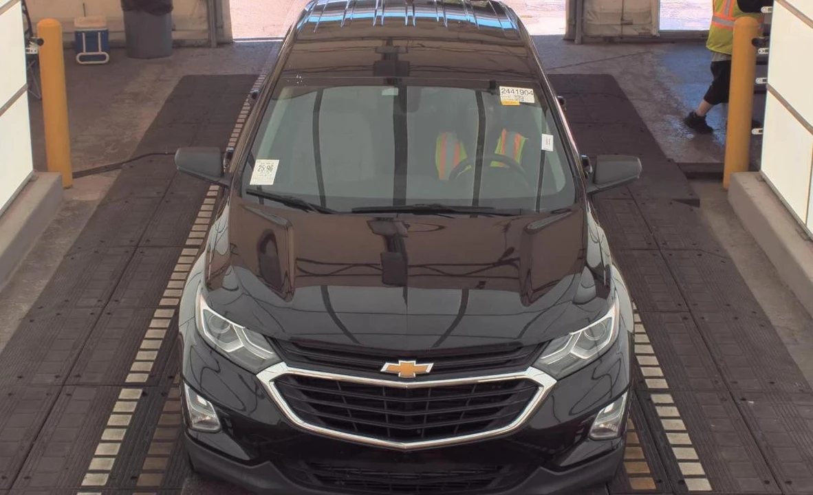 2018 Chevrolet Equinox - Image 2 of 13