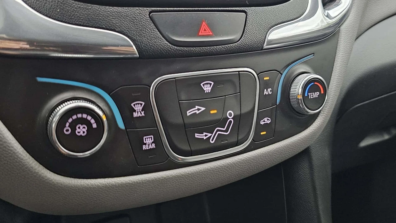 2018 Chevrolet Equinox - Image 14 of 21