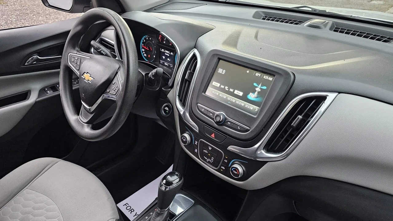 2018 Chevrolet Equinox - Image 9 of 21