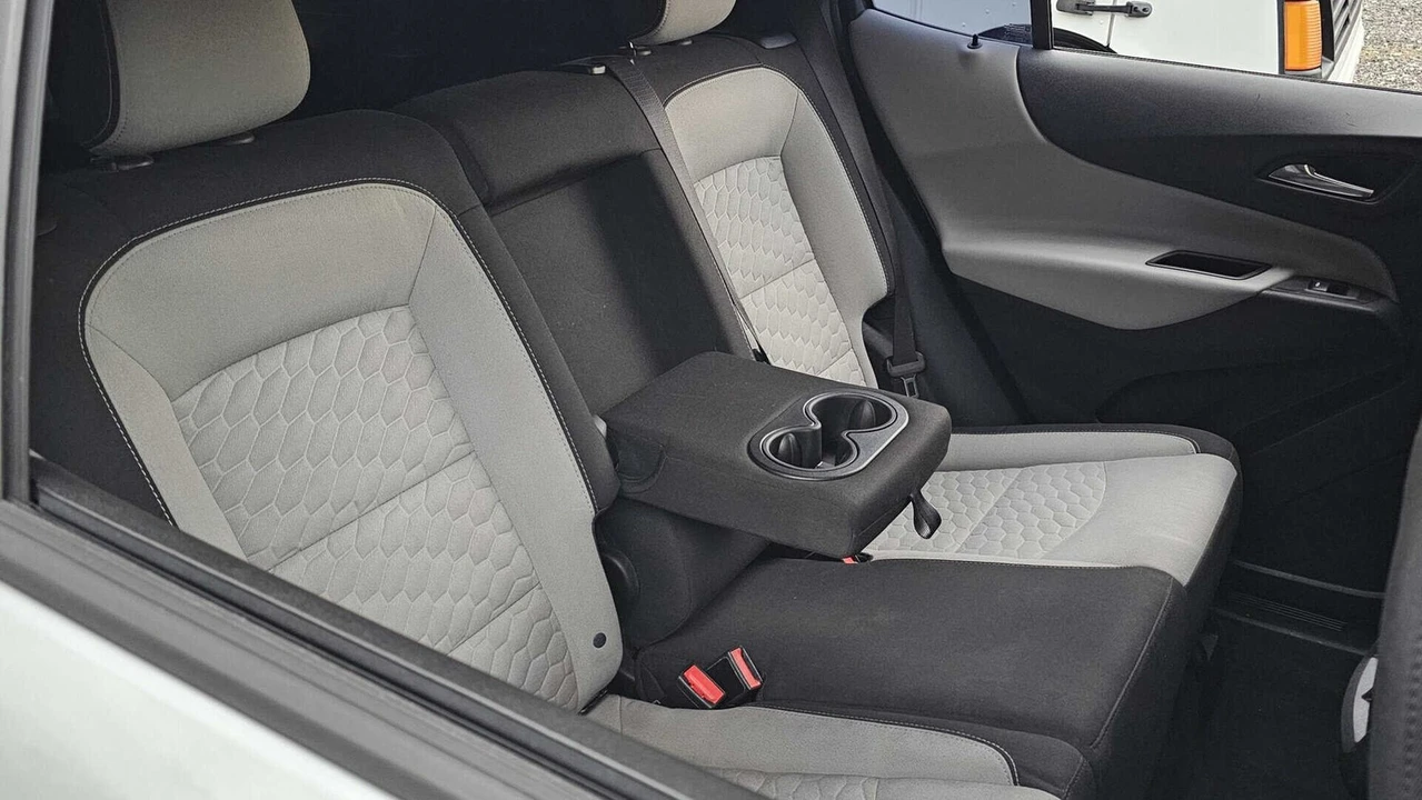 2018 Chevrolet Equinox - Image 15 of 21