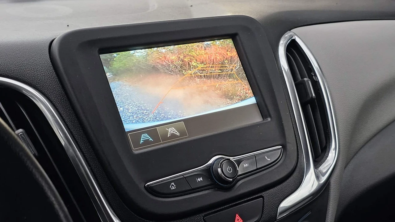 2018 Chevrolet Equinox - Image 13 of 21