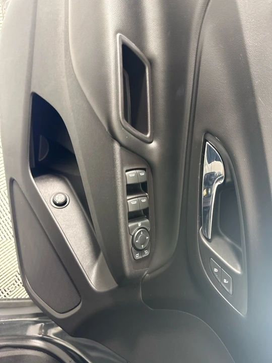 2018 Chevrolet Equinox - Image 10 of 12