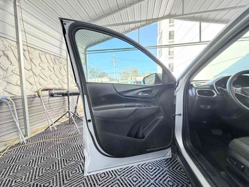 2018 Chevrolet Equinox - Image 11 of 12