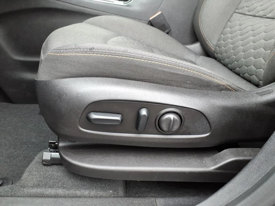 2018 Chevrolet Equinox - Image 10 of 12