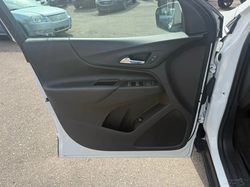 2018 Chevrolet Equinox - Image 18 of 21