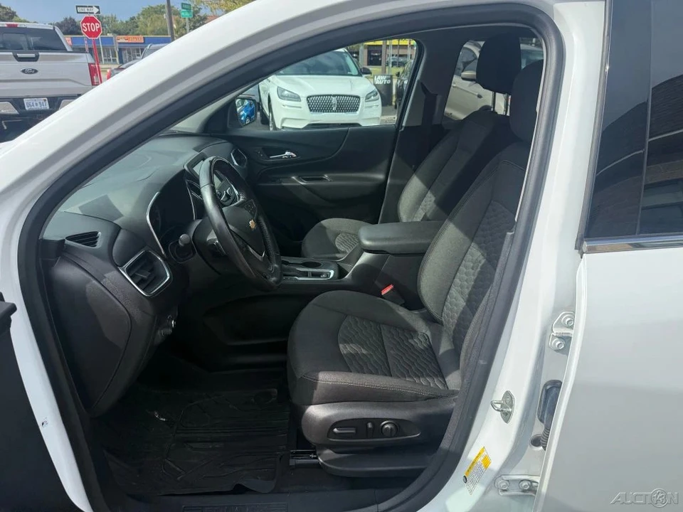 2018 Chevrolet Equinox - Image 15 of 21