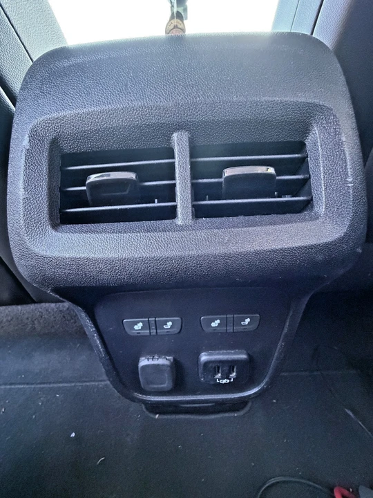 2018 Chevrolet Equinox - Image 11 of 21