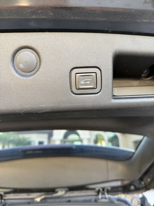2018 Chevrolet Equinox - Image 13 of 21