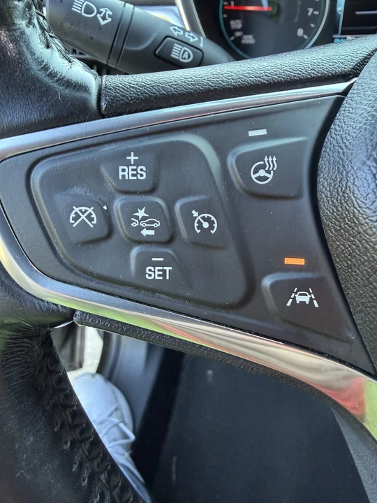 2018 Chevrolet Equinox - Image 10 of 21