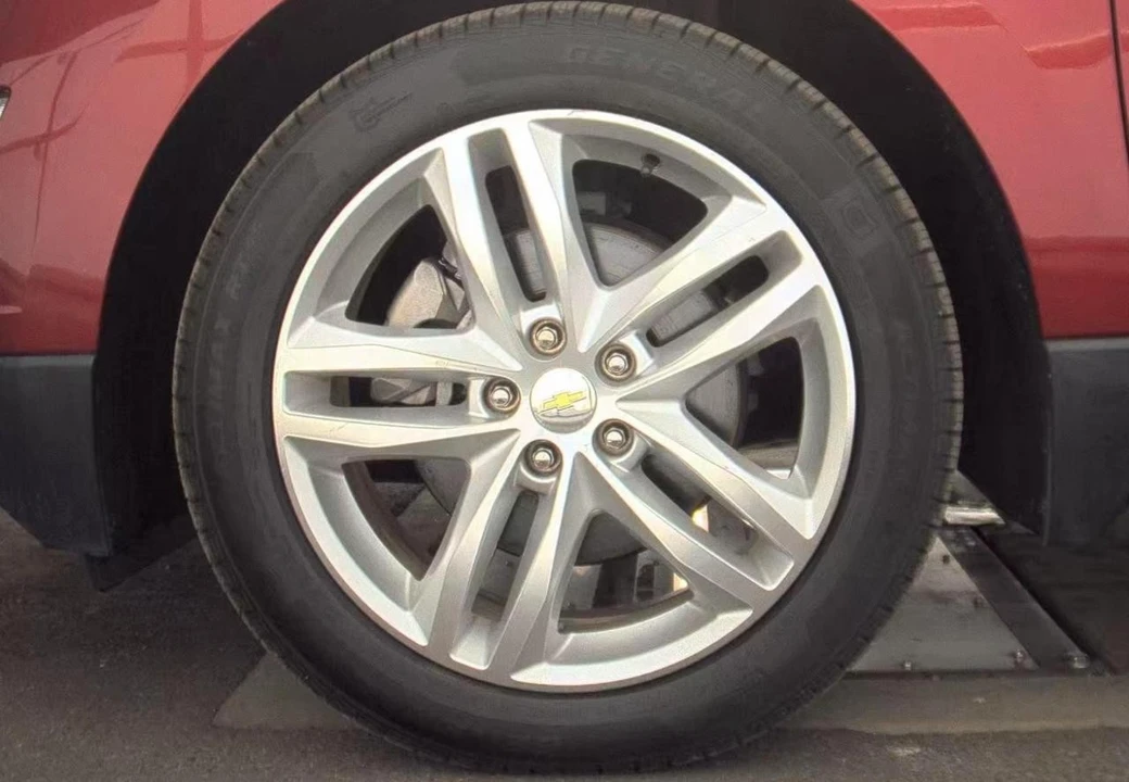 2018 Chevrolet Equinox - Image 8 of 12