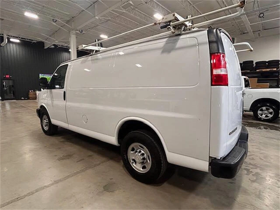 2018 Chevrolet Express - Image 3 of 18