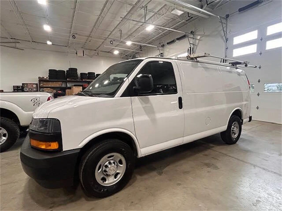 2018 Chevrolet Express - Image 5 of 18