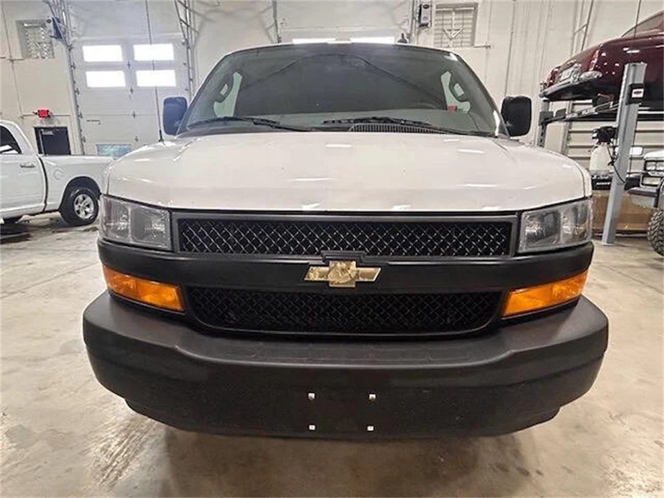 2018 Chevrolet Express - Image 7 of 18