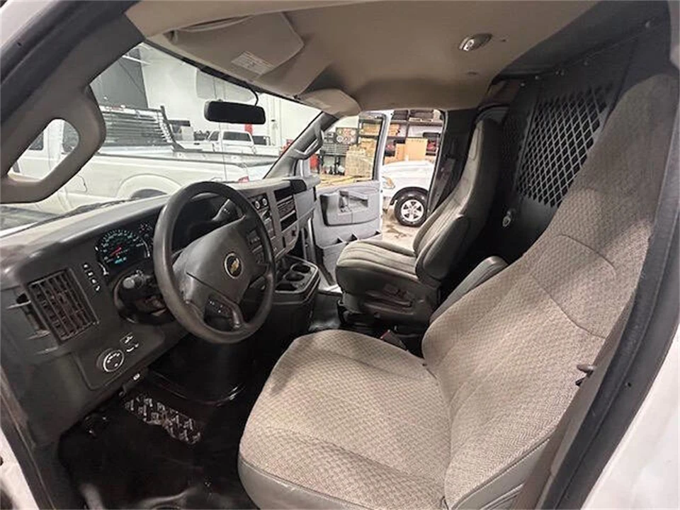 2018 Chevrolet Express - Image 12 of 18