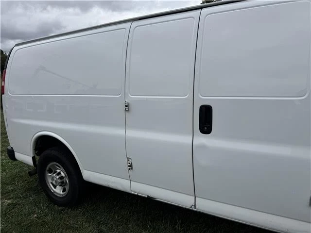2018 Chevrolet Express - Image 7 of 20