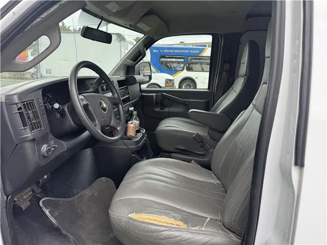 2018 Chevrolet Express - Image 18 of 20