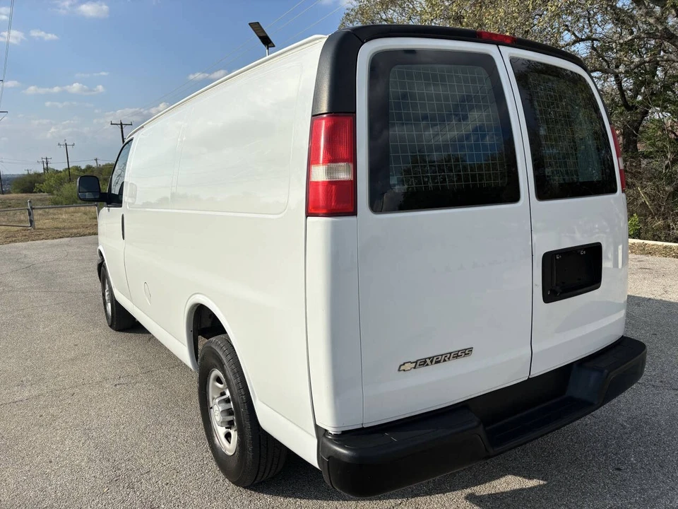 2018 Chevrolet Express - Image 3 of 21