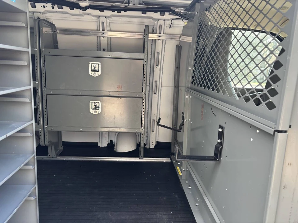 2018 Chevrolet Express - Image 18 of 21