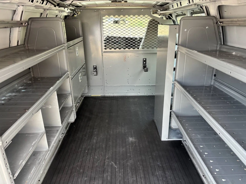 2018 Chevrolet Express - Image 13 of 21