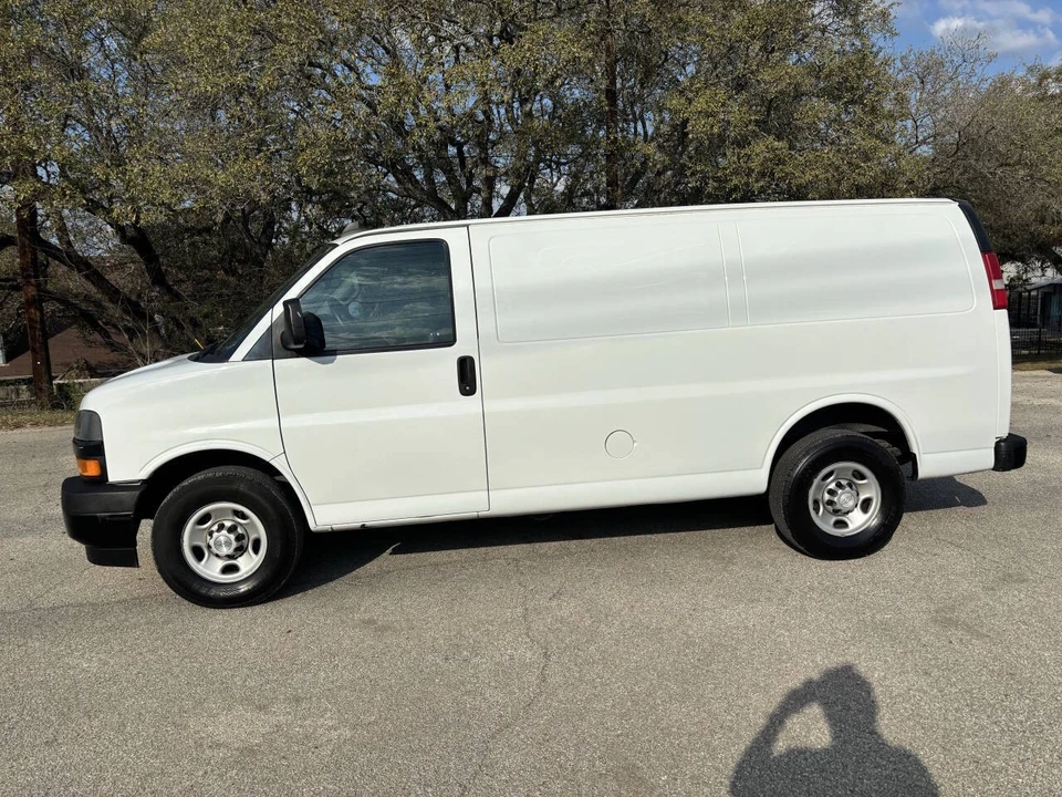 2018 Chevrolet Express - Image 2 of 21