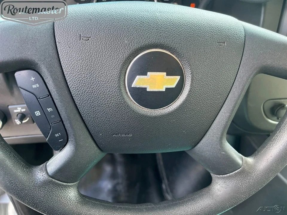 2018 Chevrolet Express - Image 11 of 12