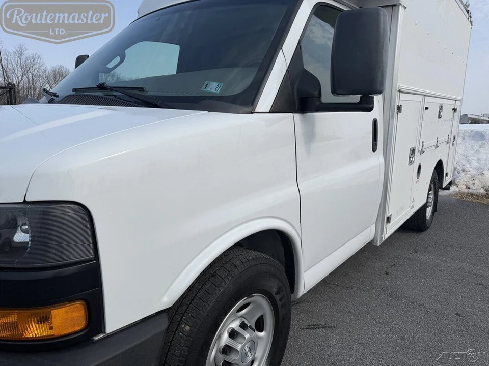 2018 Chevrolet Express - Image 2 of 12