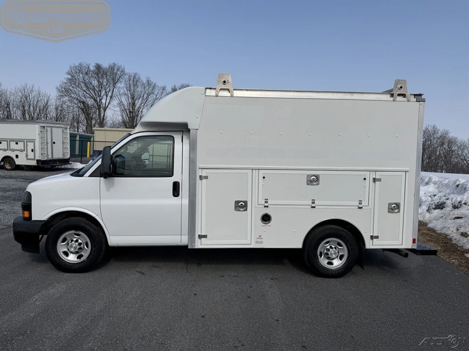 2018 Chevrolet Express - Image 5 of 12