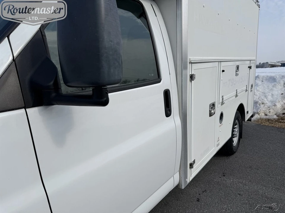 2018 Chevrolet Express - Image 4 of 12