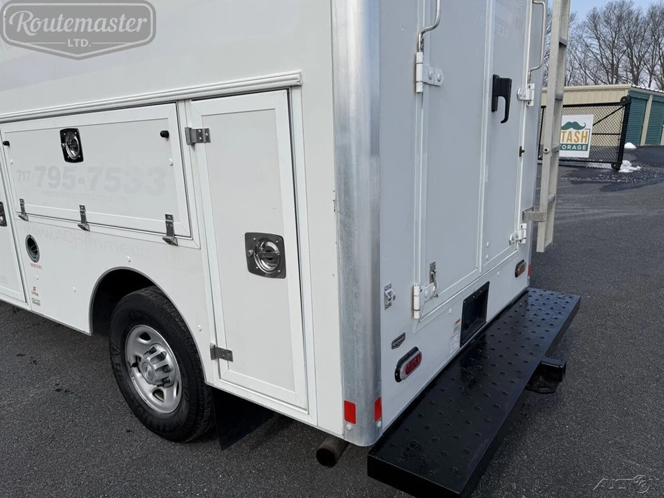2018 Chevrolet Express - Image 7 of 12