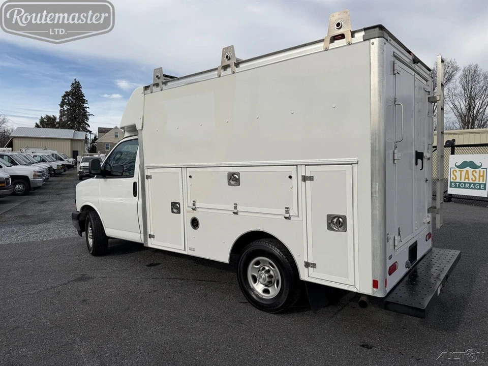 2018 Chevrolet Express - Image 5 of 12
