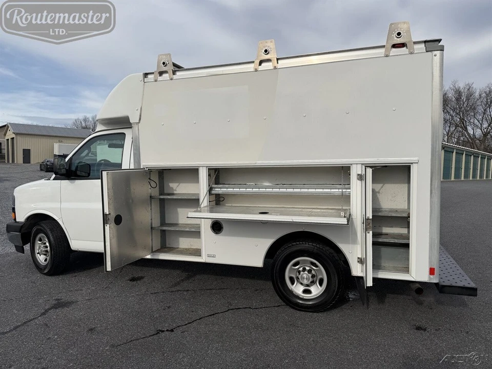 2018 Chevrolet Express - Image 8 of 12