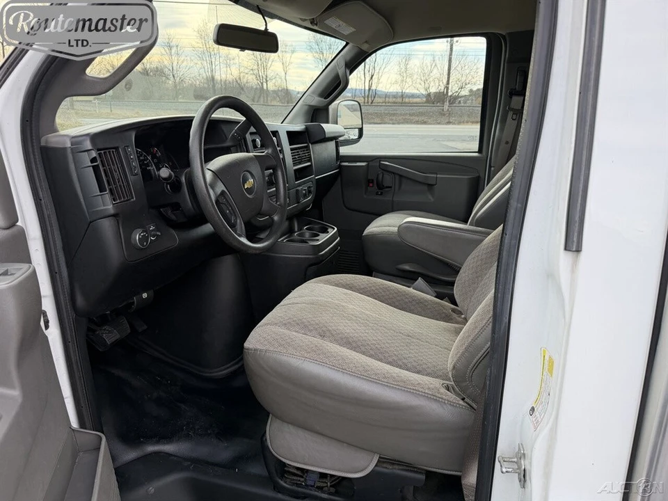 2018 Chevrolet Express - Image 11 of 12