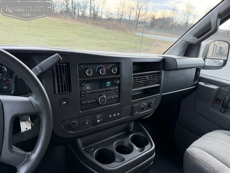 2018 Chevrolet Express - Image 10 of 12