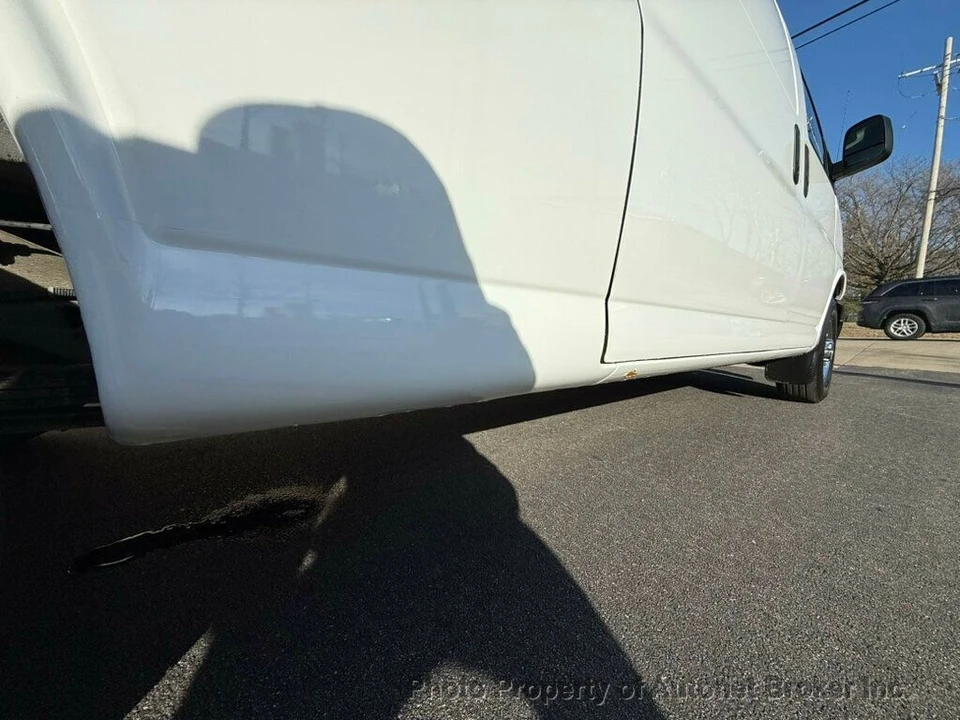 2018 Chevrolet Express - Image 9 of 12