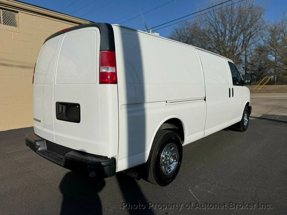 2018 Chevrolet Express - Image 8 of 12