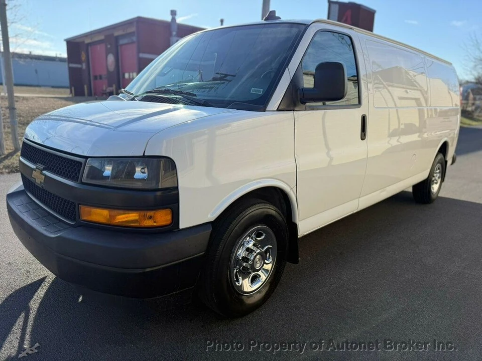 2018 Chevrolet Express - Image 4 of 12