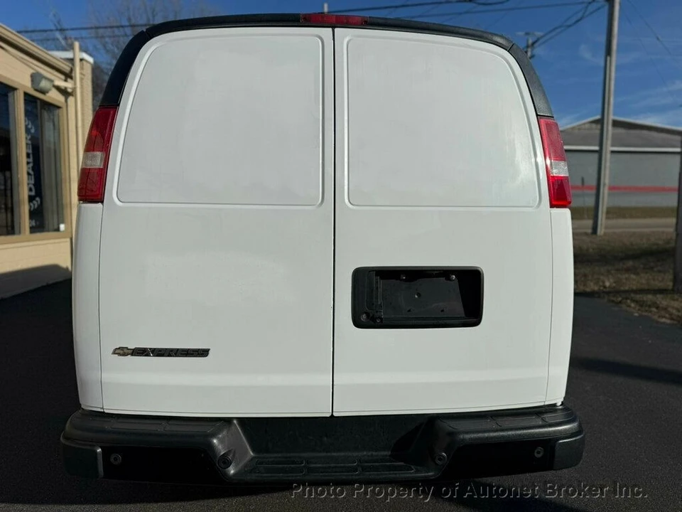 2018 Chevrolet Express - Image 7 of 12