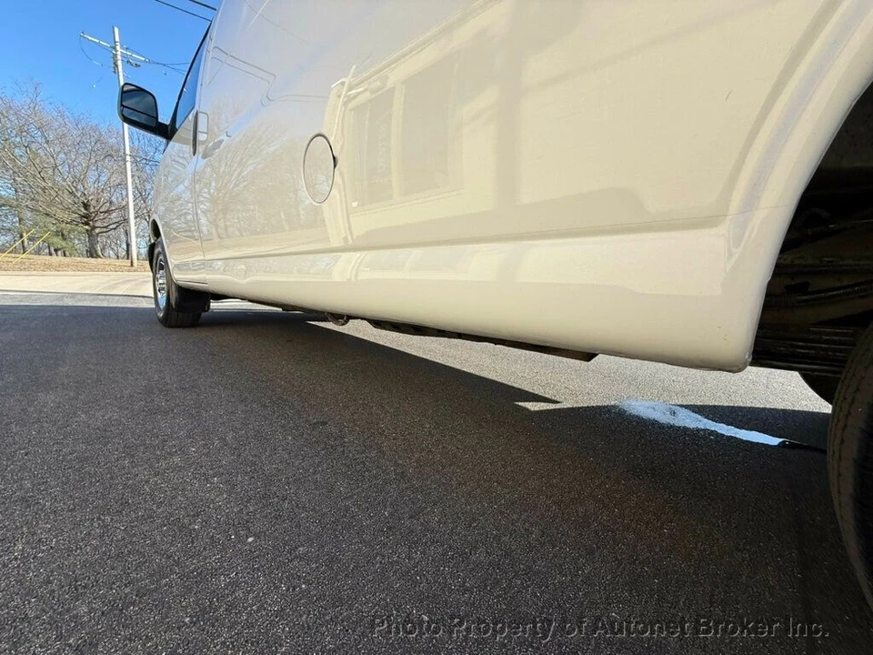 2018 Chevrolet Express - Image 10 of 12