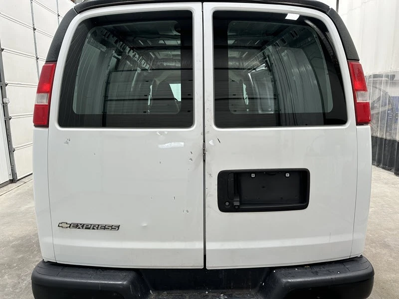 2018 Chevrolet Express - Image 12 of 20