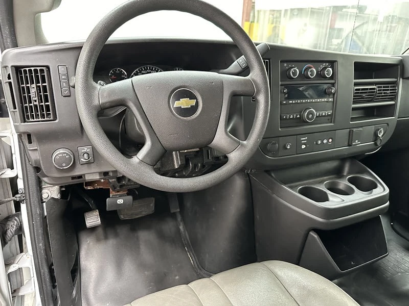 2018 Chevrolet Express - Image 8 of 20