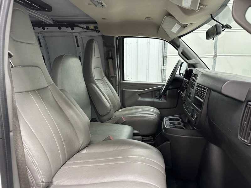 2018 Chevrolet Express - Image 19 of 20