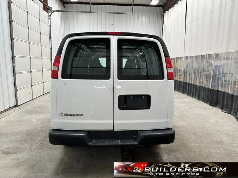 2018 Chevrolet Express - Image 5 of 20