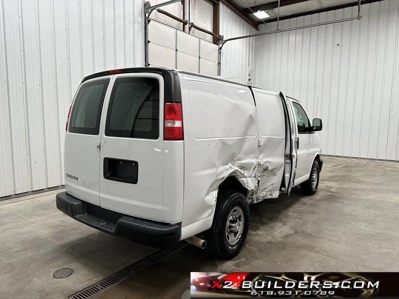 2018 Chevrolet Express - Image 4 of 20