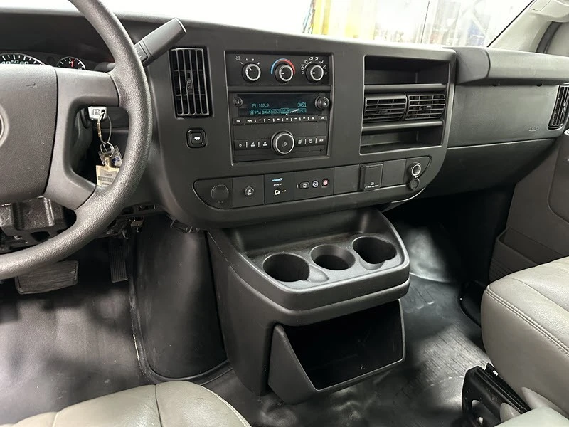 2018 Chevrolet Express - Image 9 of 20