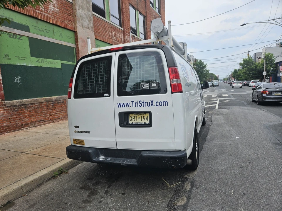 2018 Chevrolet Express - Image 4 of 16