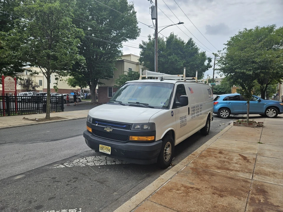 2018 Chevrolet Express - Image 14 of 16