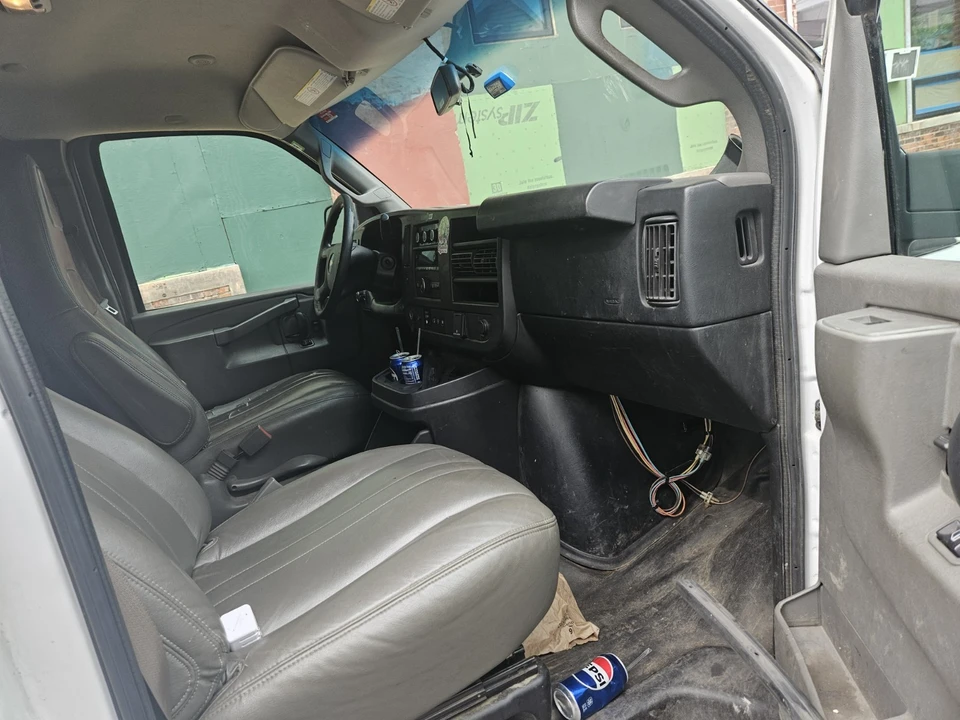 2018 Chevrolet Express - Image 5 of 16