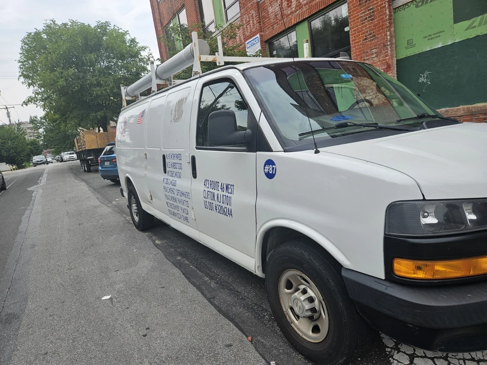 2018 Chevrolet Express - Image 2 of 16