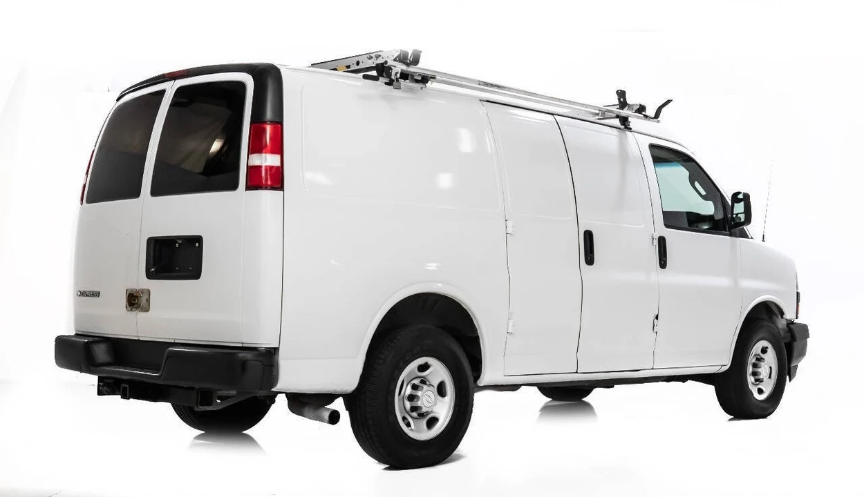 2018 Chevrolet Express - Image 3 of 12